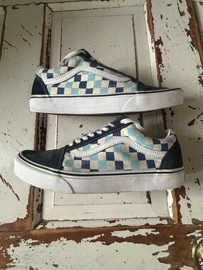 Vans Old Skool Blue Topaz Checkerboard Sneaker Men’s Size 7.5 Women's Size 9.0